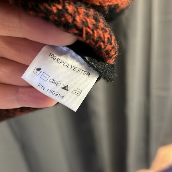 Beautiful Black & Rust Diamond Patterned Sweater - Picture 6 of 6